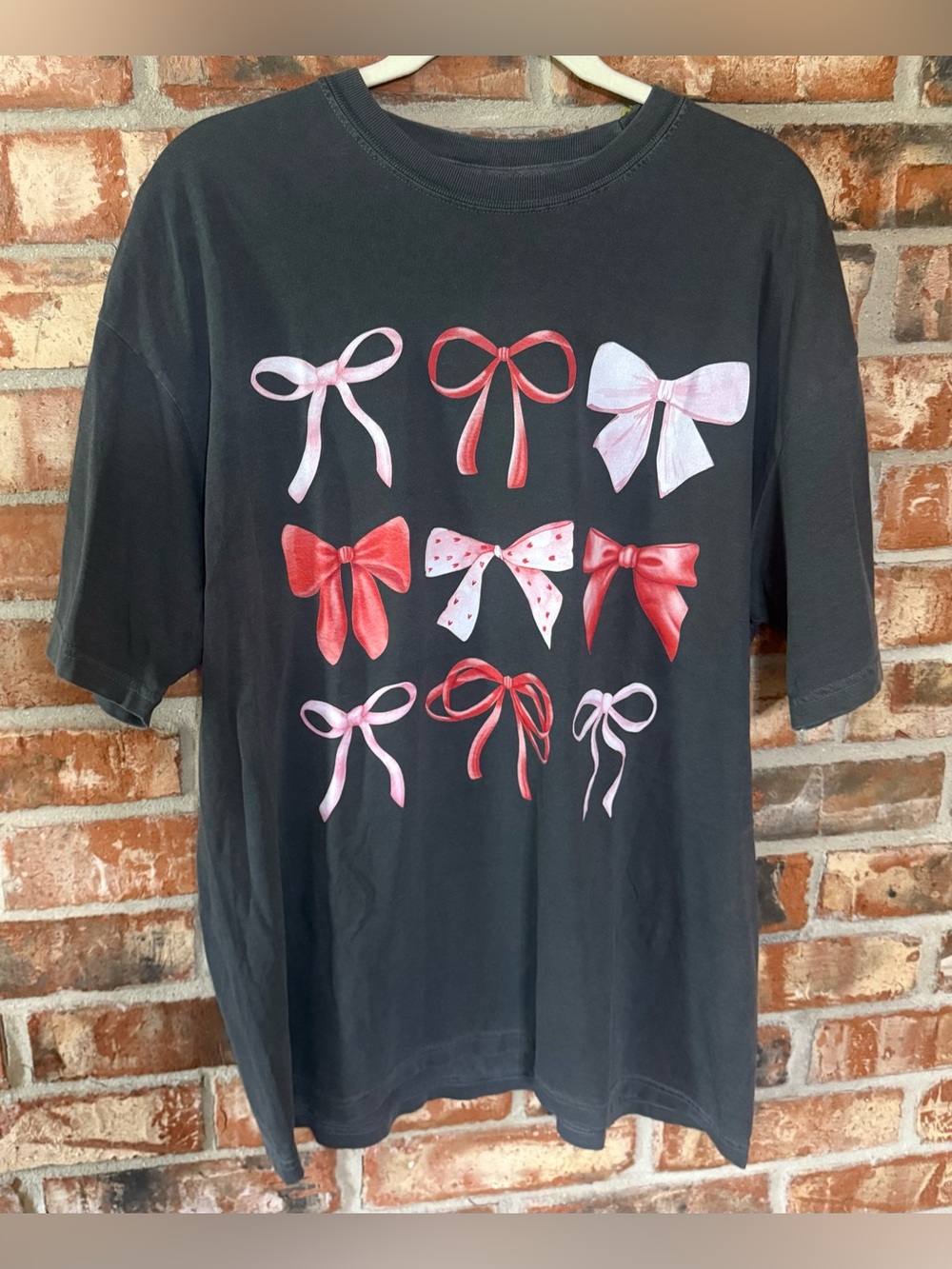 Comfort Colors Pepper Tee with Red & Pink Bow Print